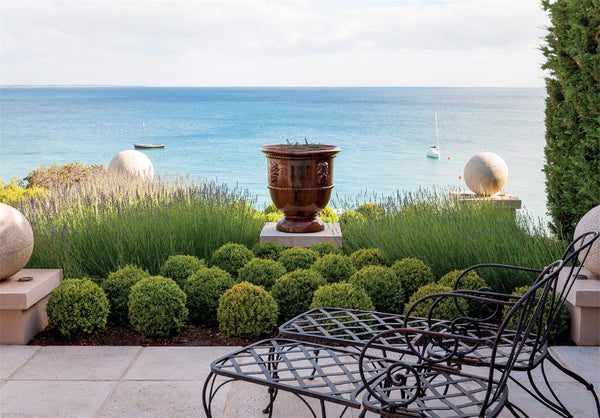 Paul Bangay: A life in garden design - COVER DAMAGE