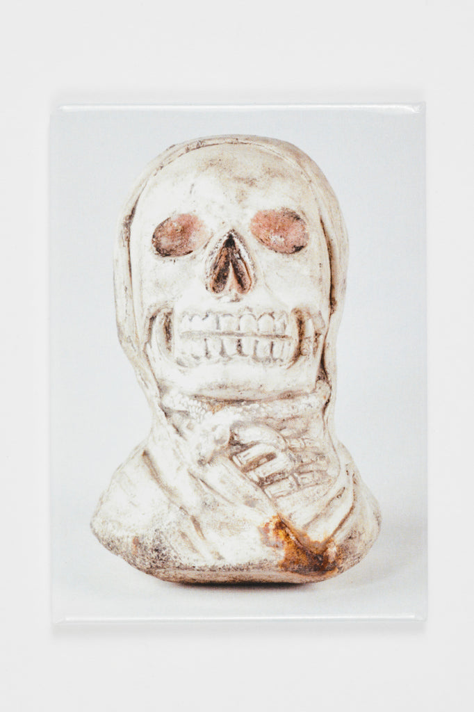 Skull-shaped Pipe Bowl Magnet